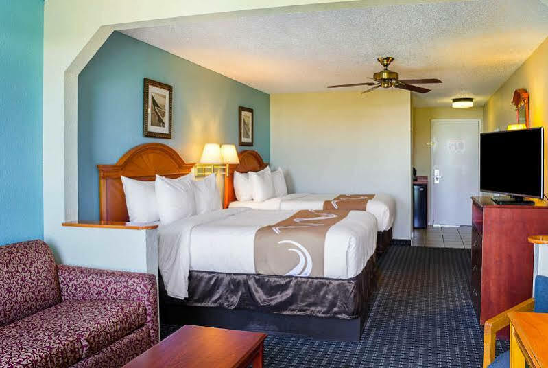 Quality Inn & Suites Miramar Beach Exterior photo