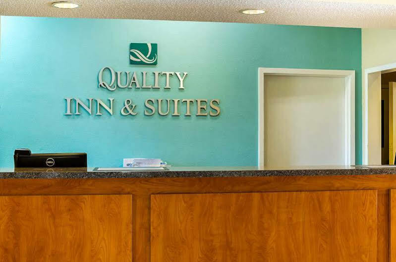 Quality Inn & Suites Miramar Beach Exterior photo