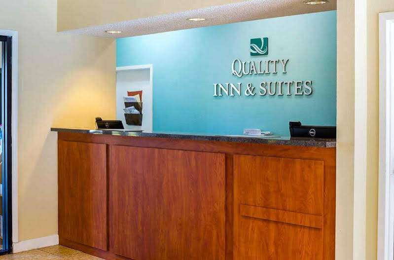 Quality Inn & Suites Miramar Beach Exterior photo